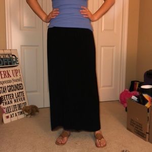 black maxi skirt